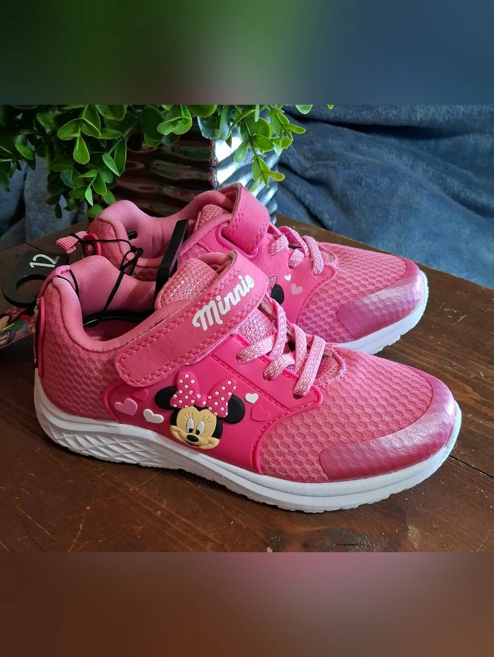 New Disney Minnie Pink Kids Sneakers Size 12